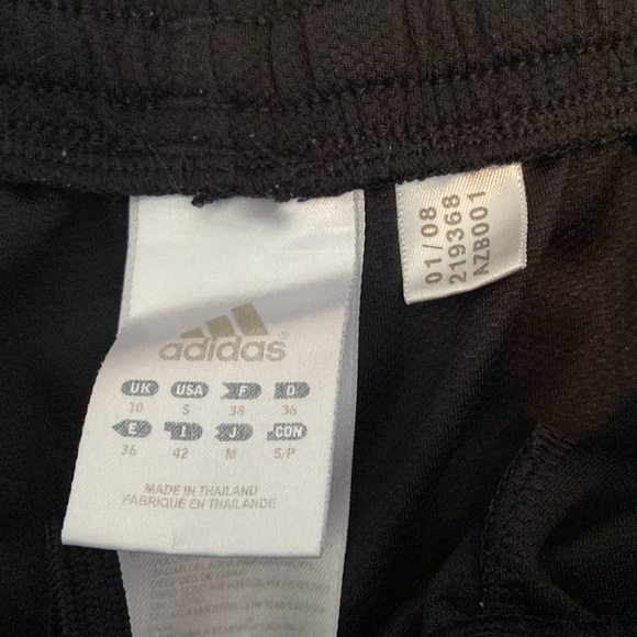 🌸ADIDAS Shorts - Picture 2 of 2